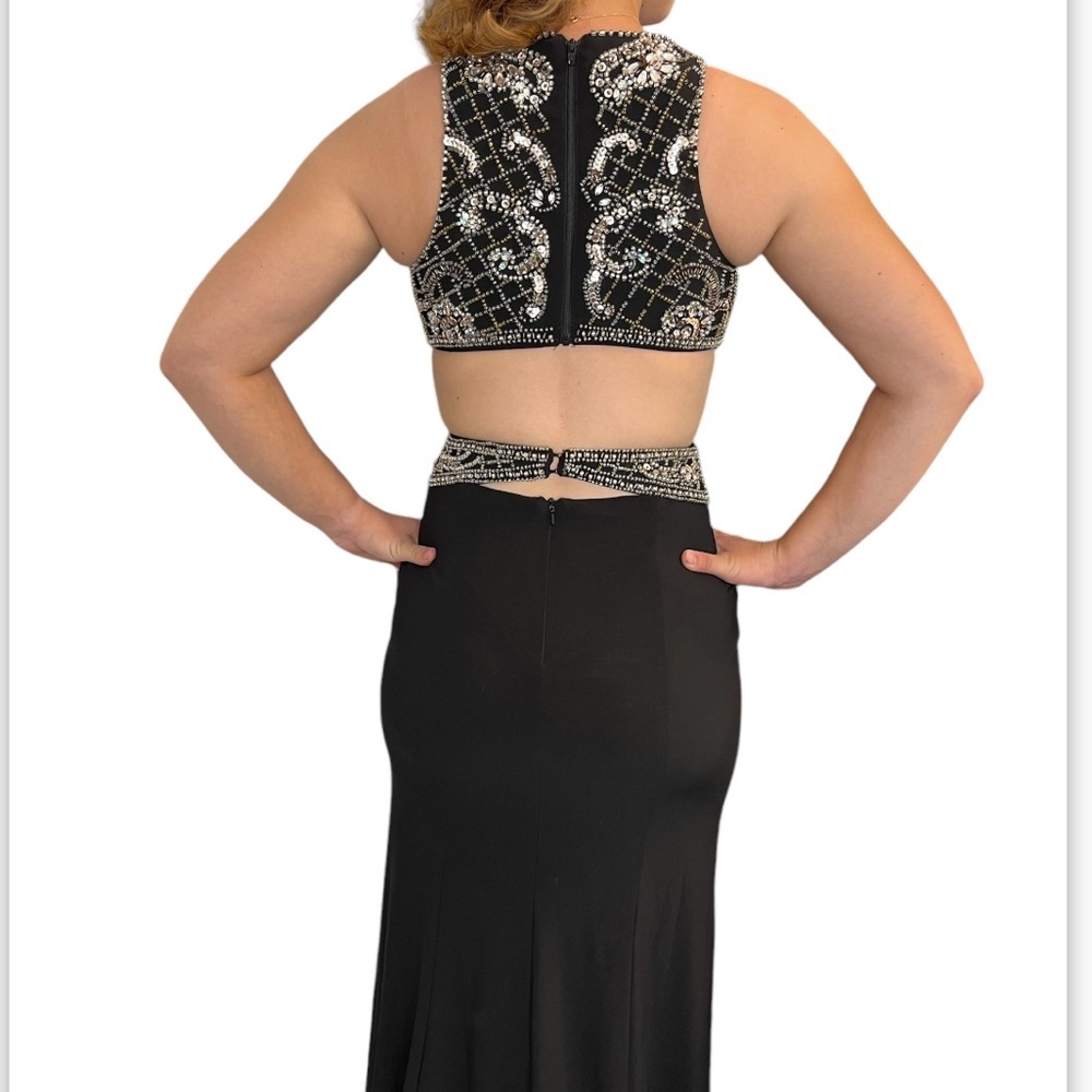 XSCAPE Long Black Beaded Sequin Open Back Sexy Formal Gown with Front Slit Sz 2 - Picture 3 of 14